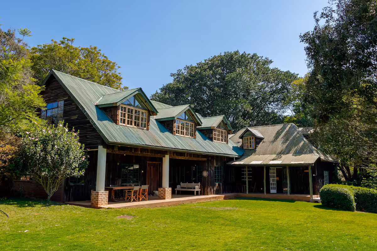 Cedar House Naromoru, Naromoru – Lake/ River-Houses by Perfect Strangers Safaris Homes